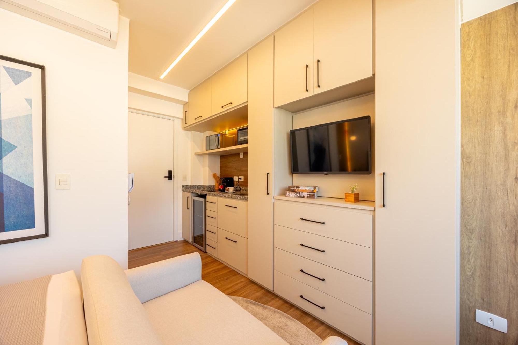 Easy Star - Charmoso Na Rua Pamplona - Md01i